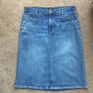 GAP midi denim jean skirt size 10 medium- light wash gently worn